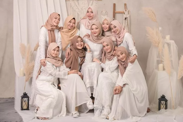 7 Ide Dress Code Hijab untuk Photo Studio, Tema Antimainstream!