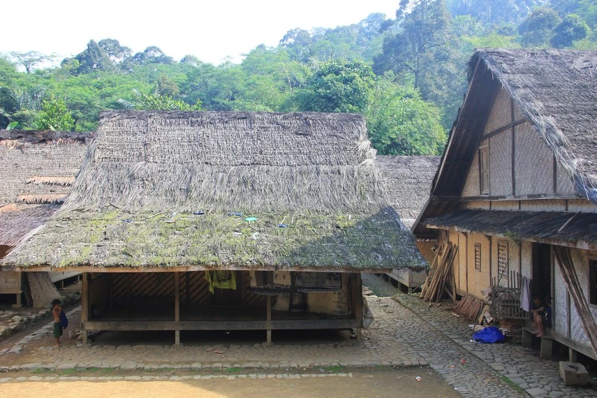 rumah-adat-suku-baduy