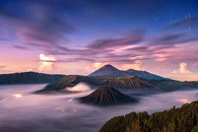 7 Wisata Gunung Populer di Indonesia yang Menawarkan Pemandangan Alam Luar Biasa