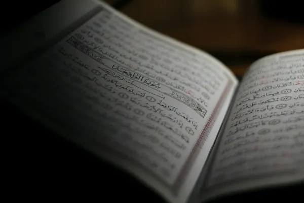 5 Surat Al-Qur’an Penenang Hati dan Pikiran, Supaya Lebih Tenang dan Damai
