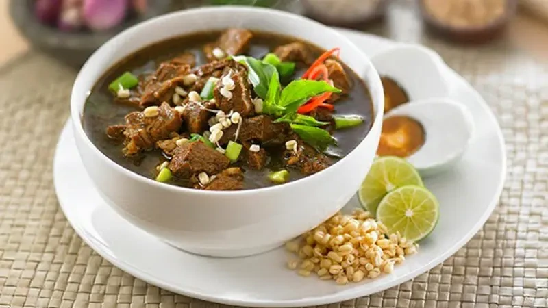 Resep Rawon Ayam Lezat Sederhana untuk Hidangan di Rumah | Pastikan Olah Kluwek dengan Tepat!