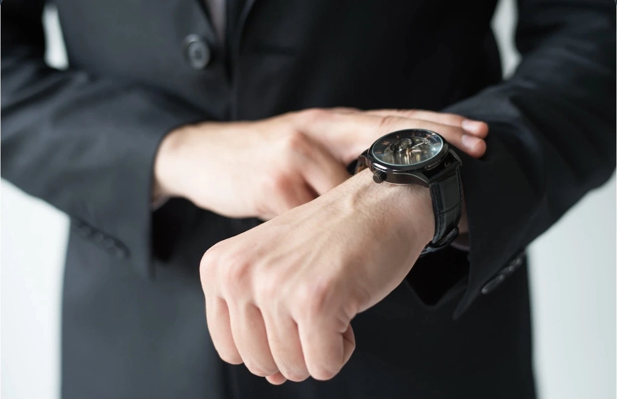 6 Cara Mudah dan Efektif untuk Menghilangkan Embun di Jam tangan 