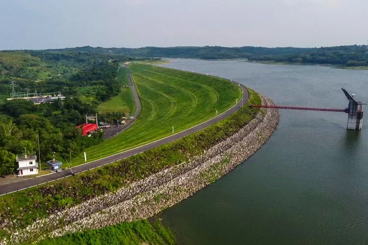 Waduk Kedung Ombo dan Pengaruh Pentingnya di Jawa Tengah