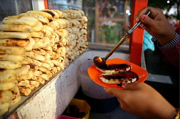 13 Jenis Oleh-Oleh Khas Makassar yang Gak Boleh Dilewatkan!