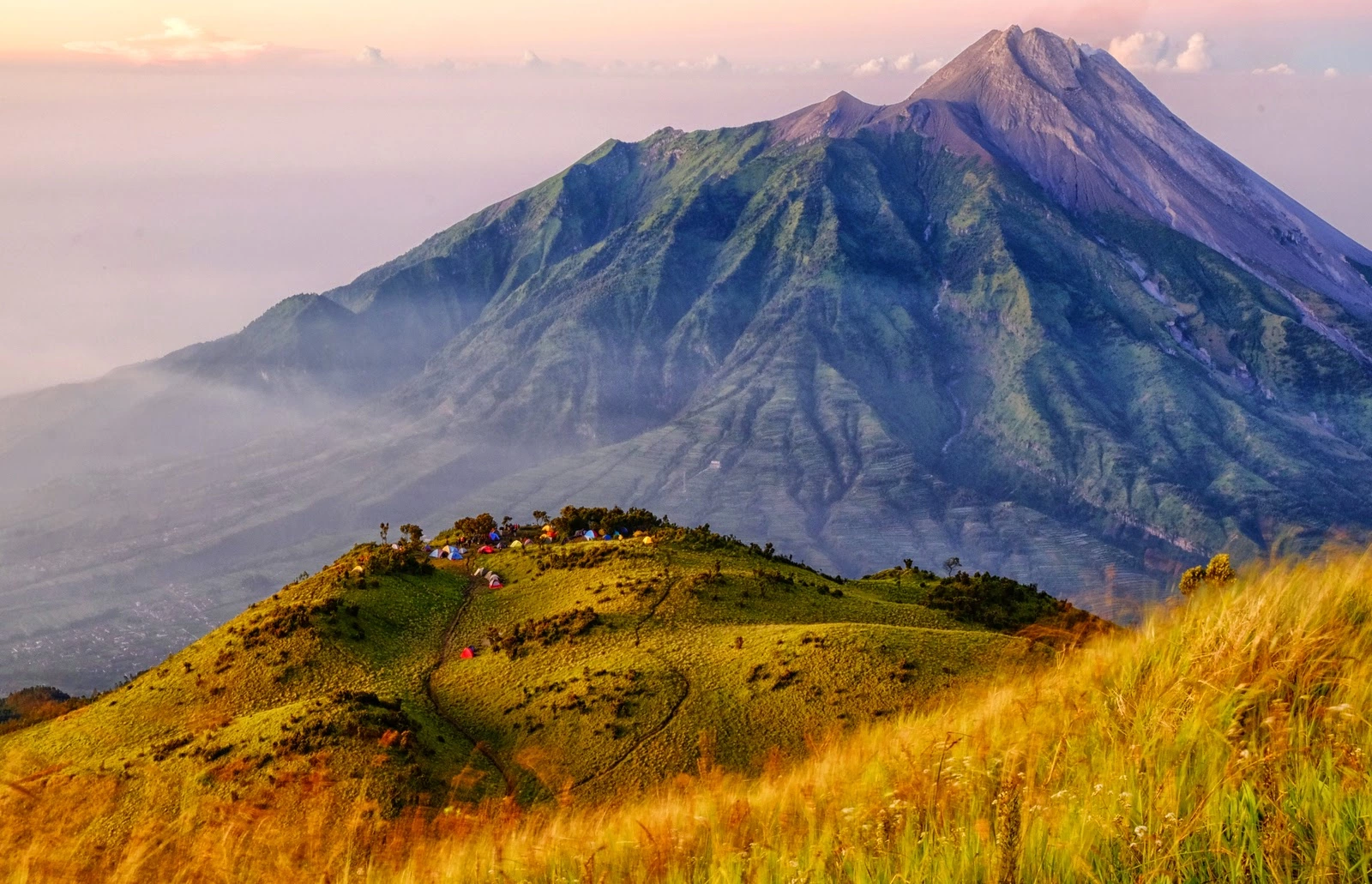 5 Rekomendasi Wisata Alam yang Mempesona di Kaki Gunung Merbabu