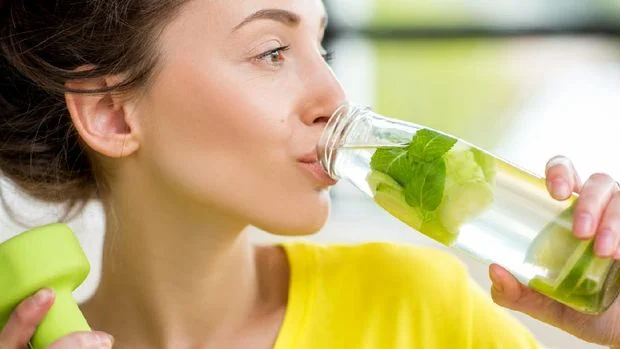 10 Manfaat Mengonsumsi Minuman Detox Tubuh untuk Kesehatan | Bagus untuk Diet!