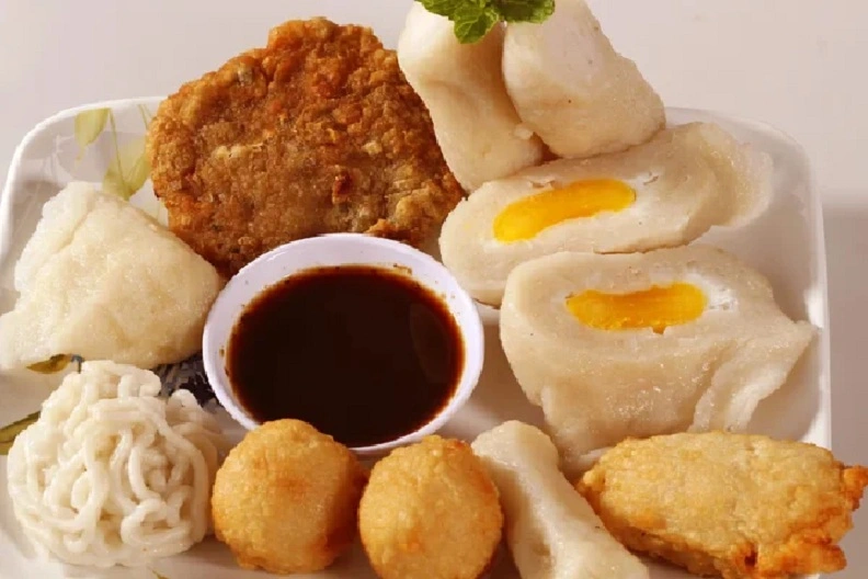 pempek-terkenal-di-palembang