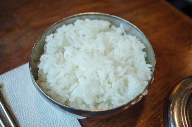 3 Cara Masak Nasi di Panci, Mudah dan Hemat Listrik!
