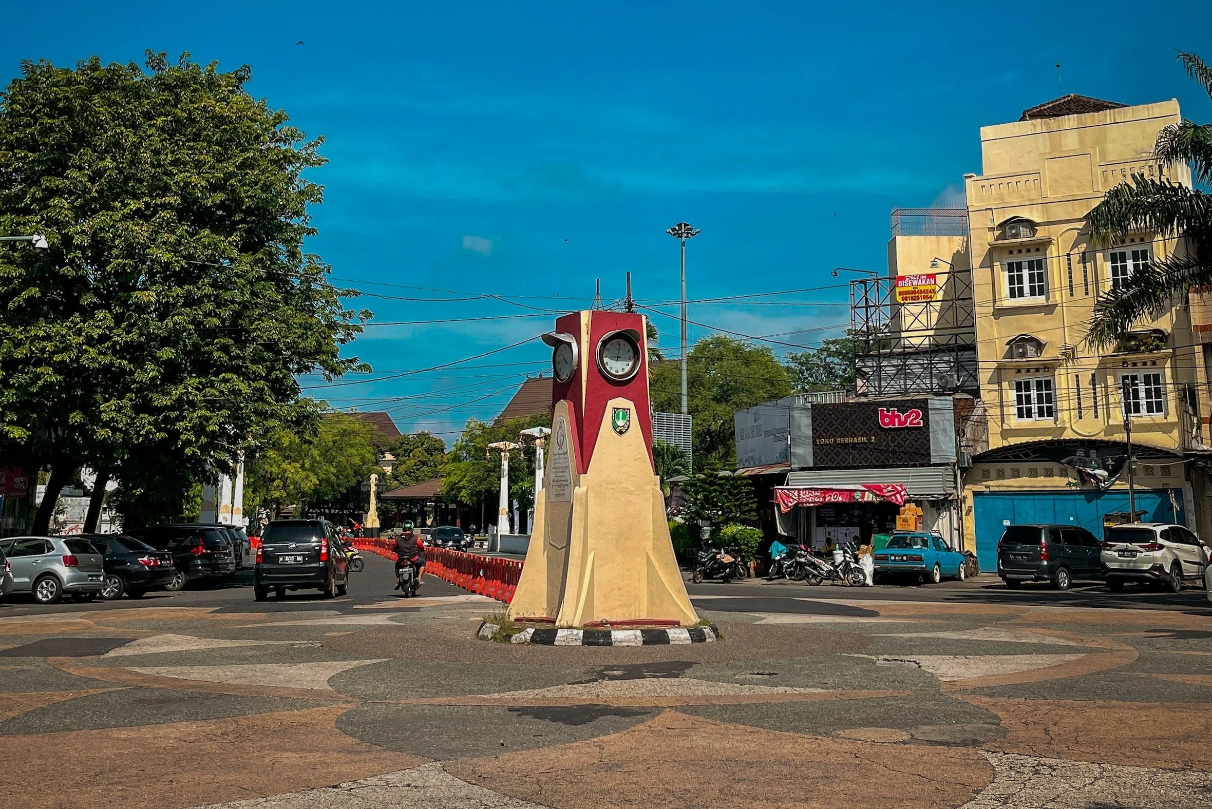 Menjelajahi Kota Solo dan Surakarta | Serupa tapi Tak Sama