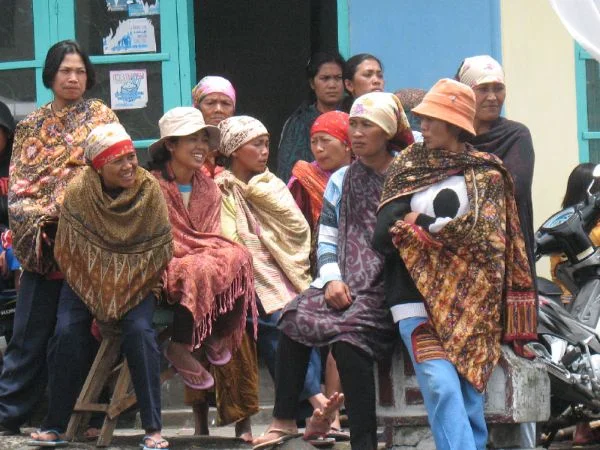 Mengenal Suku Tengger, Suku yang Menjaga Kelestarian Gunung Bromo