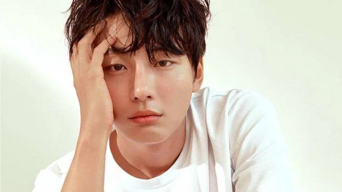 5 Acara TV Populer Yoon Shi-yoon | Dari Thriller sampai Romance