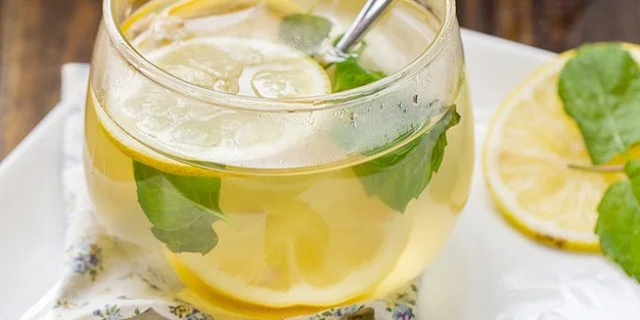 Manfaat Meminum Air Lemon Hangat di Pagi dan Malam Hari, Bisa Turunkan Berat Badan?