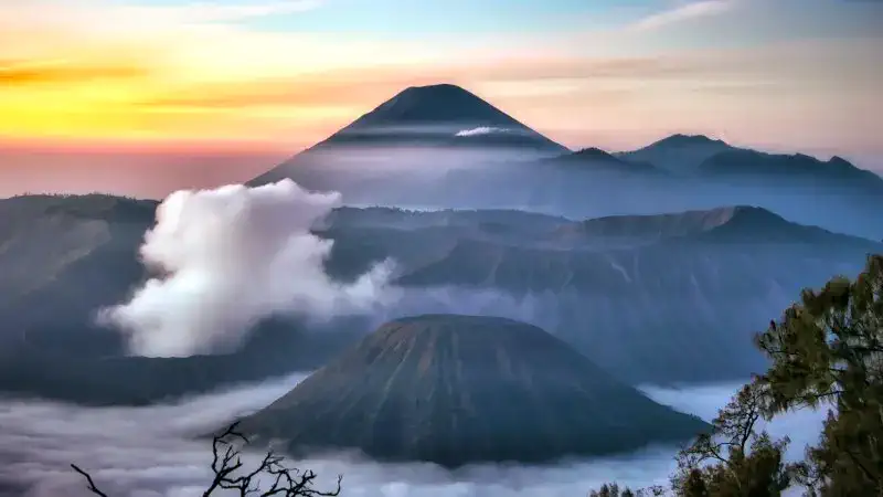 8 Tempat Wisata Populer di Jawa Timur yang Jadi Destinasi Favorit Liburan
