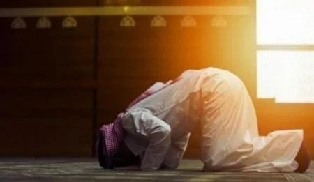 Shalat Qasar: Pengertian, Tata Cara, Situasi yang Membolehkan