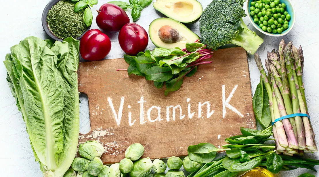 Sumber Vitamin K, Manfaat, dan Anjuran Konsumsi Sesuai Usia