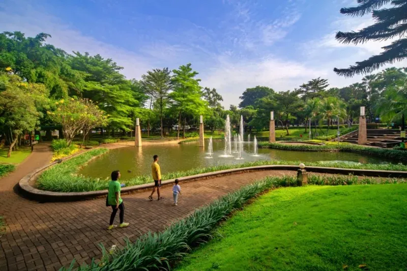 7 Taman di Jakarta Selatan yang Sejuk  | Cocok untuk Bersantai Bersama Keluarga