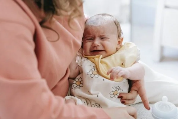 Bahaya Penyakit Ain pada Bayi, Cara Penyembuhan dan Pencegahannya