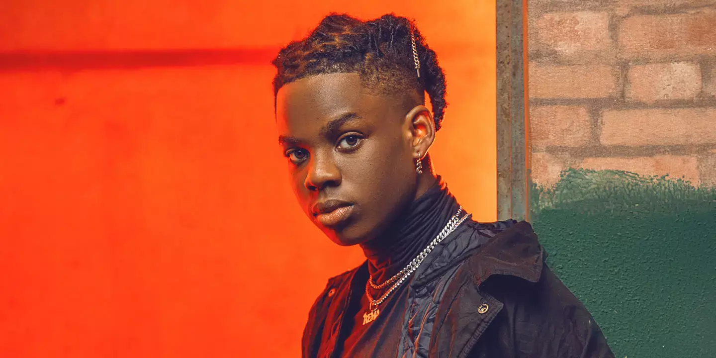 Pecahkan Rekor Billboard US Afrobeats, Ini Lirik Lagu Rema - Calm Down