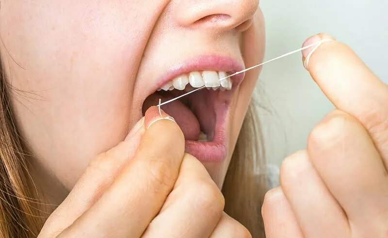 5 Cara Cabut Gigi Sendiri yang Efektif di Rumah Tanpa Dokter | Apakah Aman?