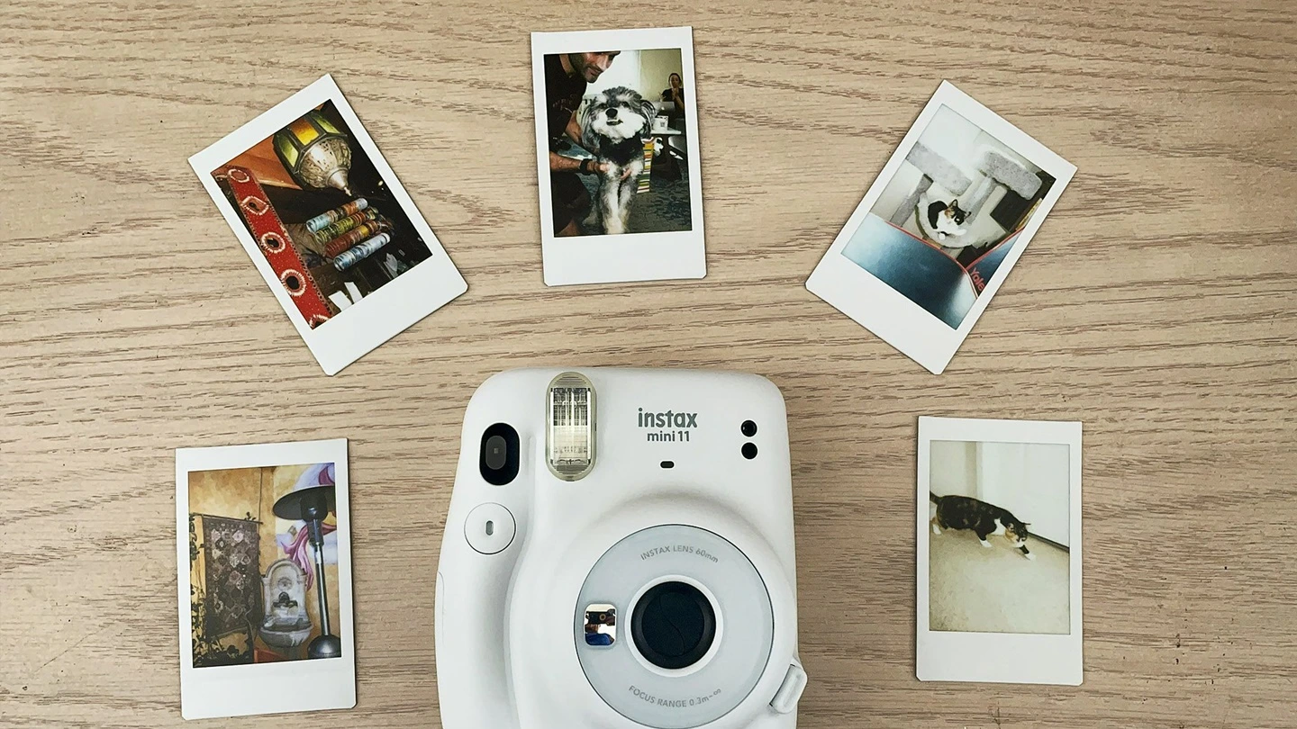 5 Rekomendasi Kamera Polaroid untuk Foto Nuansa Vintage dan Retro