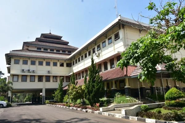 Mengenal Kampus ITB, dari Sejarah, Jurusan, hingga Lokasi