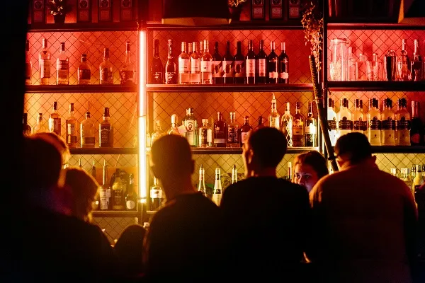 4 Rekomendasi Bar di Sunset Road untuk Hangout dan Melepas Penat