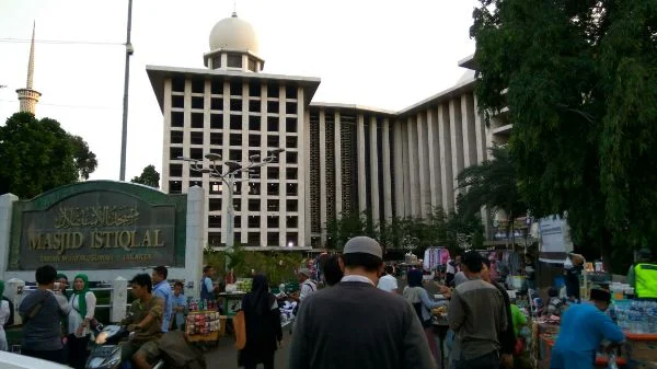 Menantikan Azan Magrib dengan Mengunjungi 5 Tempat Ngabuburit di Jakarta Ini