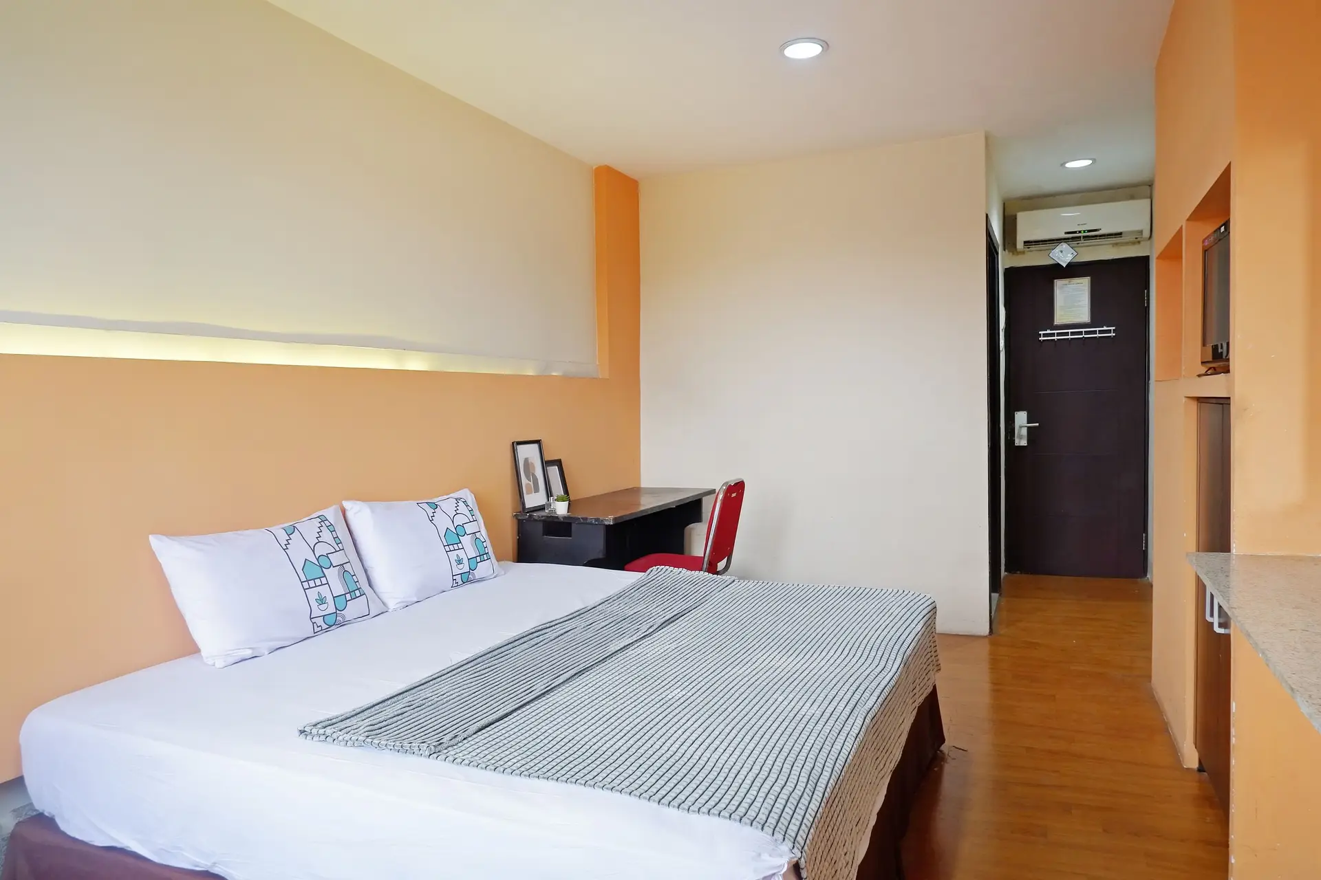Cari Kost Surabaya Dekat Kampus dan Mall? Cek 8 Kost Fasilitas Mewah dari Rukita Ini!