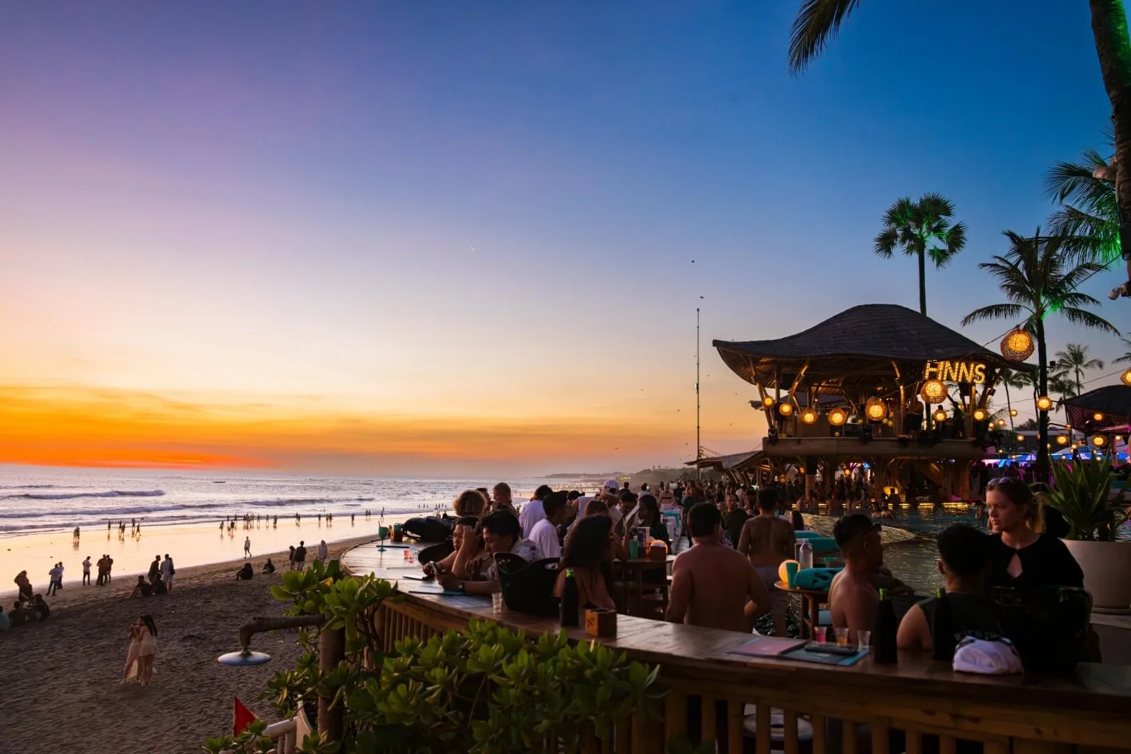 14 Rekomendasi Bar di Bali untuk Cocktail, Sunset, dan Nightlife